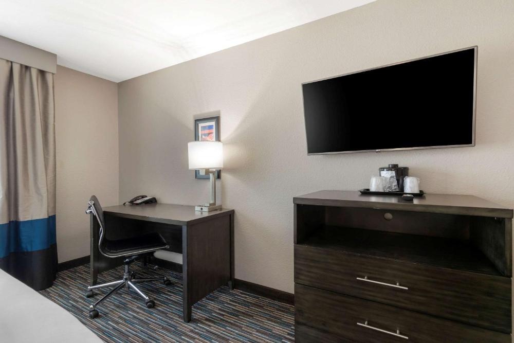 Comfort Inn & Suites Near Medical Center Image 15